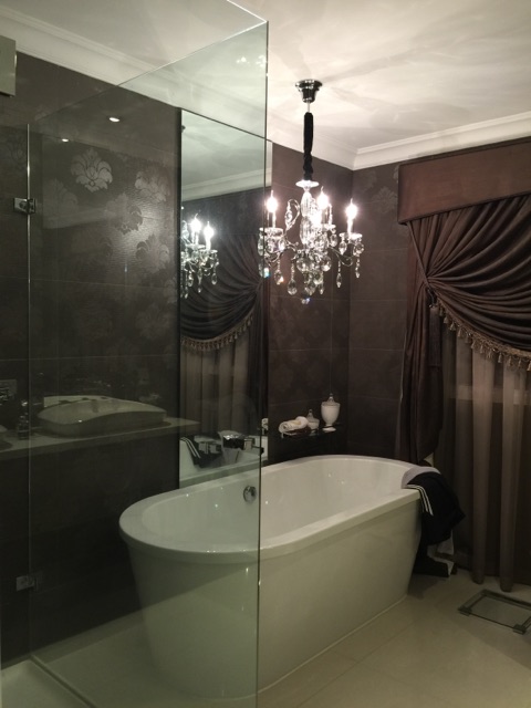 3 Panel Corner Showerscreen